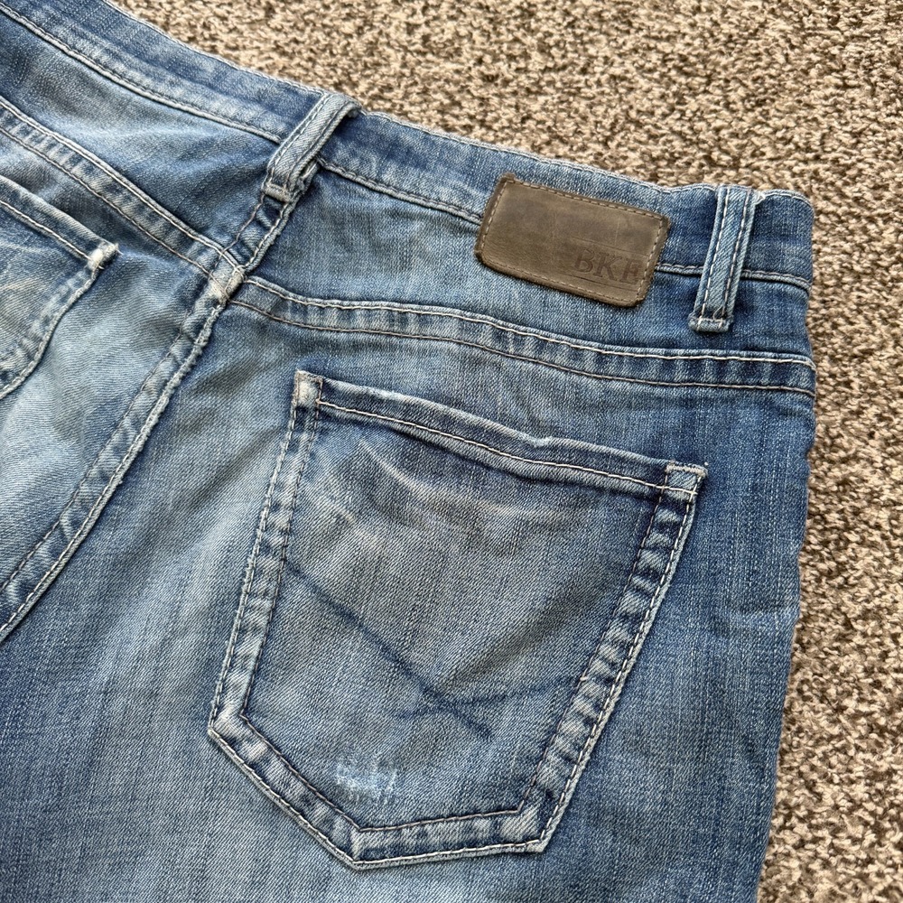 BKE Tyler Straight Leg Jeans Men's 32x32 Medium Wash Denim Whiskers Blue
